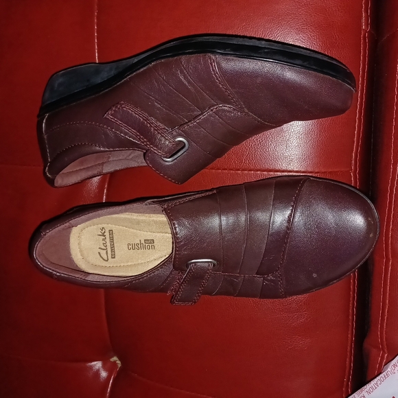 CLARKS Brown Leather 'Soft Cushion Collection' slip-on wedges, sz 6.5 - Picture 1 of 5